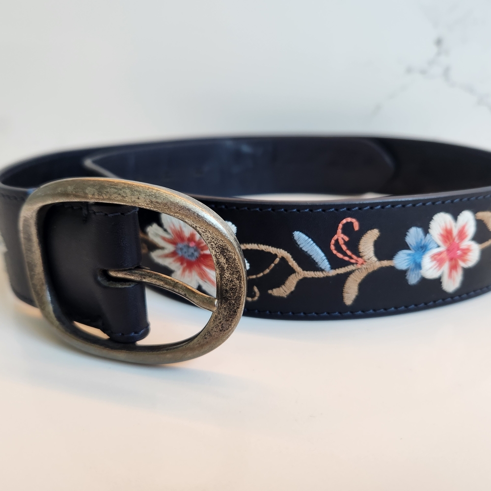 Johnny Was S/M Dark Navy Leather Belt with Floral Embroidery